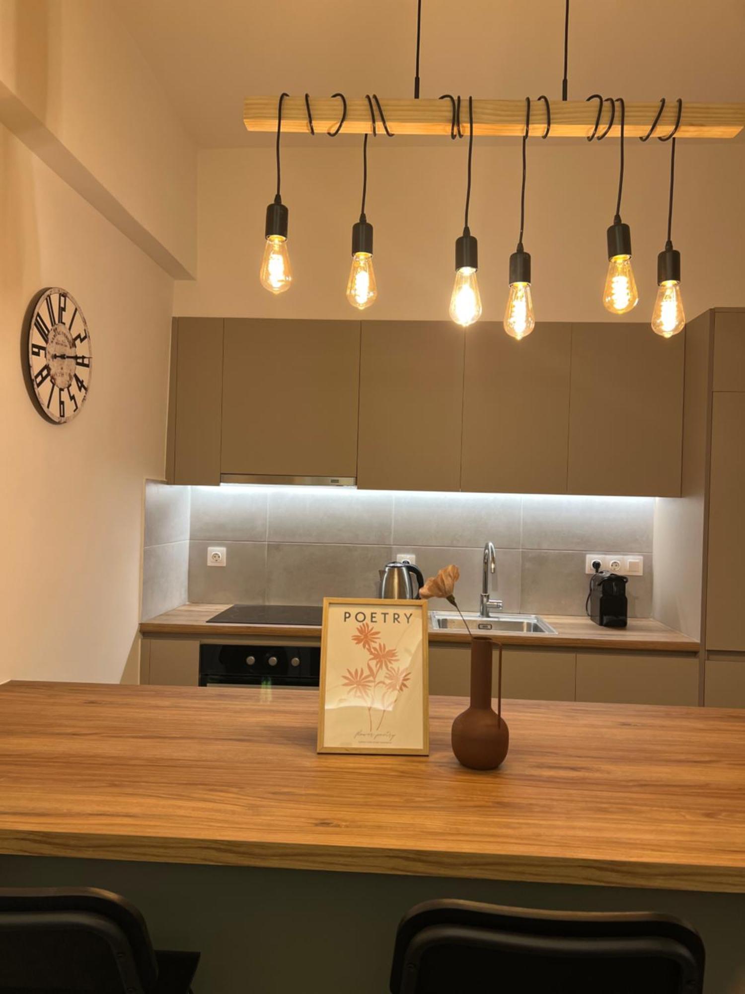 Apartment Escape- Bright New Athens